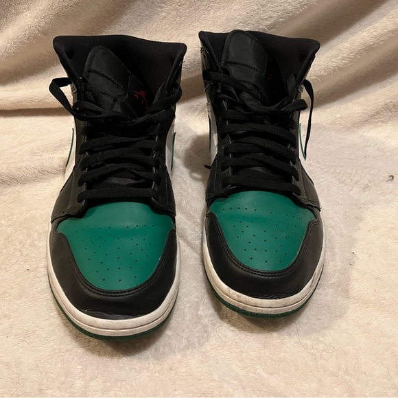 Jordan 1 Mid Green Toe - Picture 3 of 6